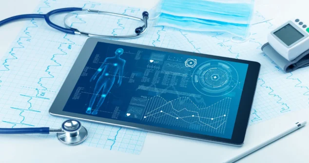 Medical device data management displayed on a connected healthcare tablet