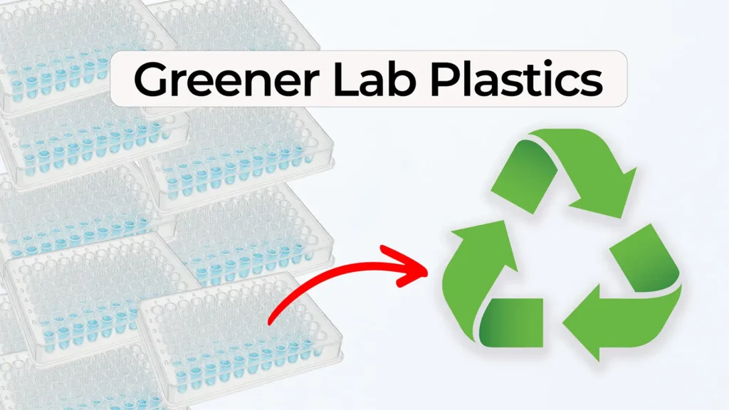 96-well lab plates with a red arrow pointing to a green recycling symbol, representing lab plastic recycling for sustainability in medtech.
