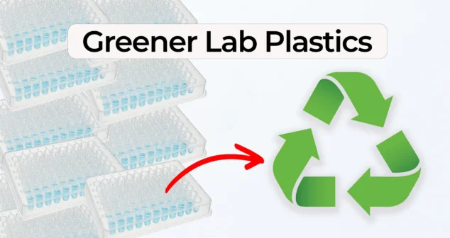 96-well lab plates with a red arrow pointing to a green recycling symbol, representing lab plastic recycling for sustainability in medtech.